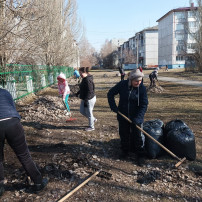 Субботник в детском саду Субботник в детском саду.